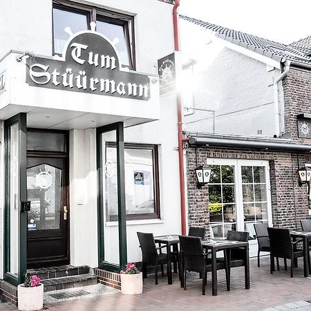 Hotel Tum Stueuermann ビューズム エクステリア 写真