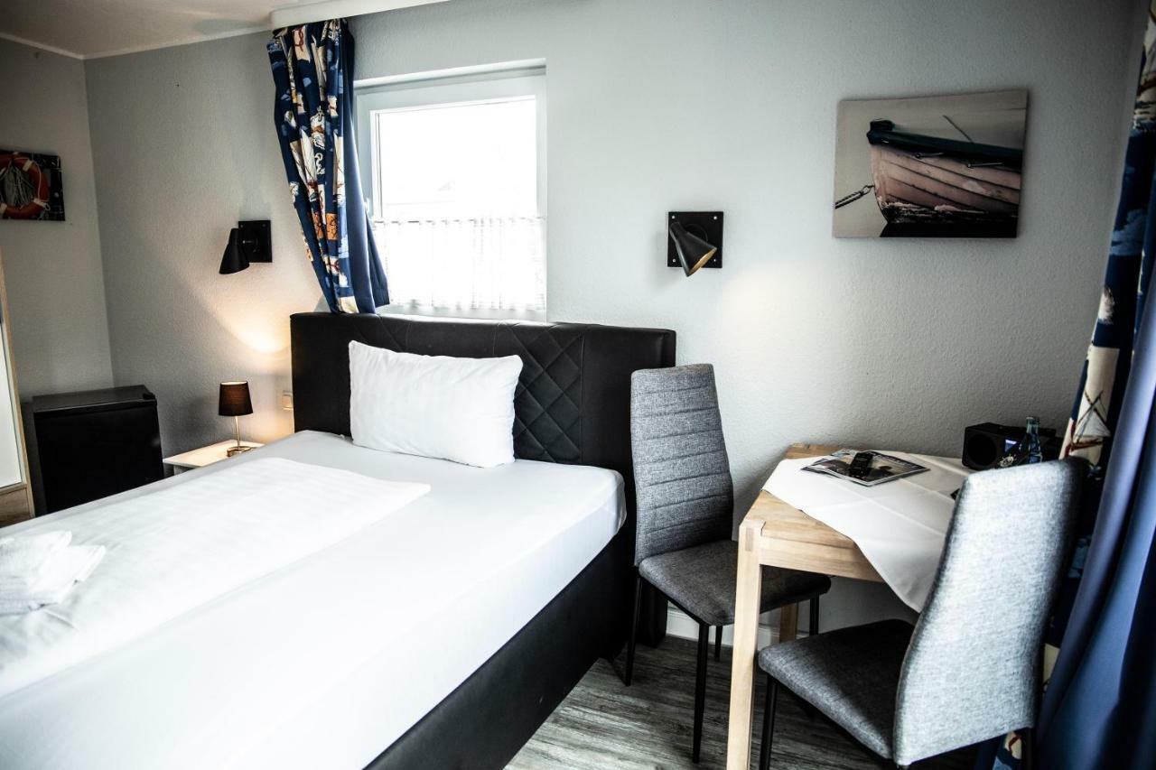 Hotel Tum Stueuermann ビューズム エクステリア 写真