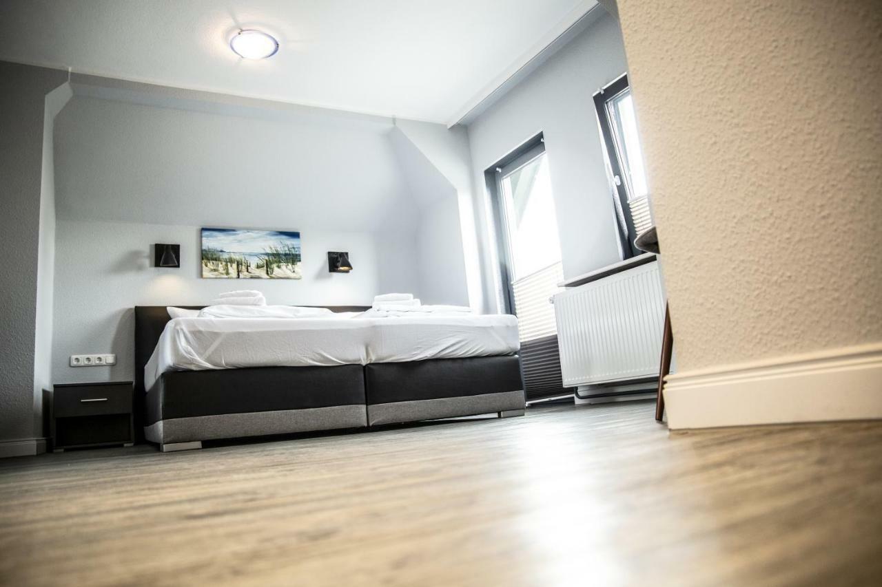 Hotel Tum Stueuermann ビューズム エクステリア 写真